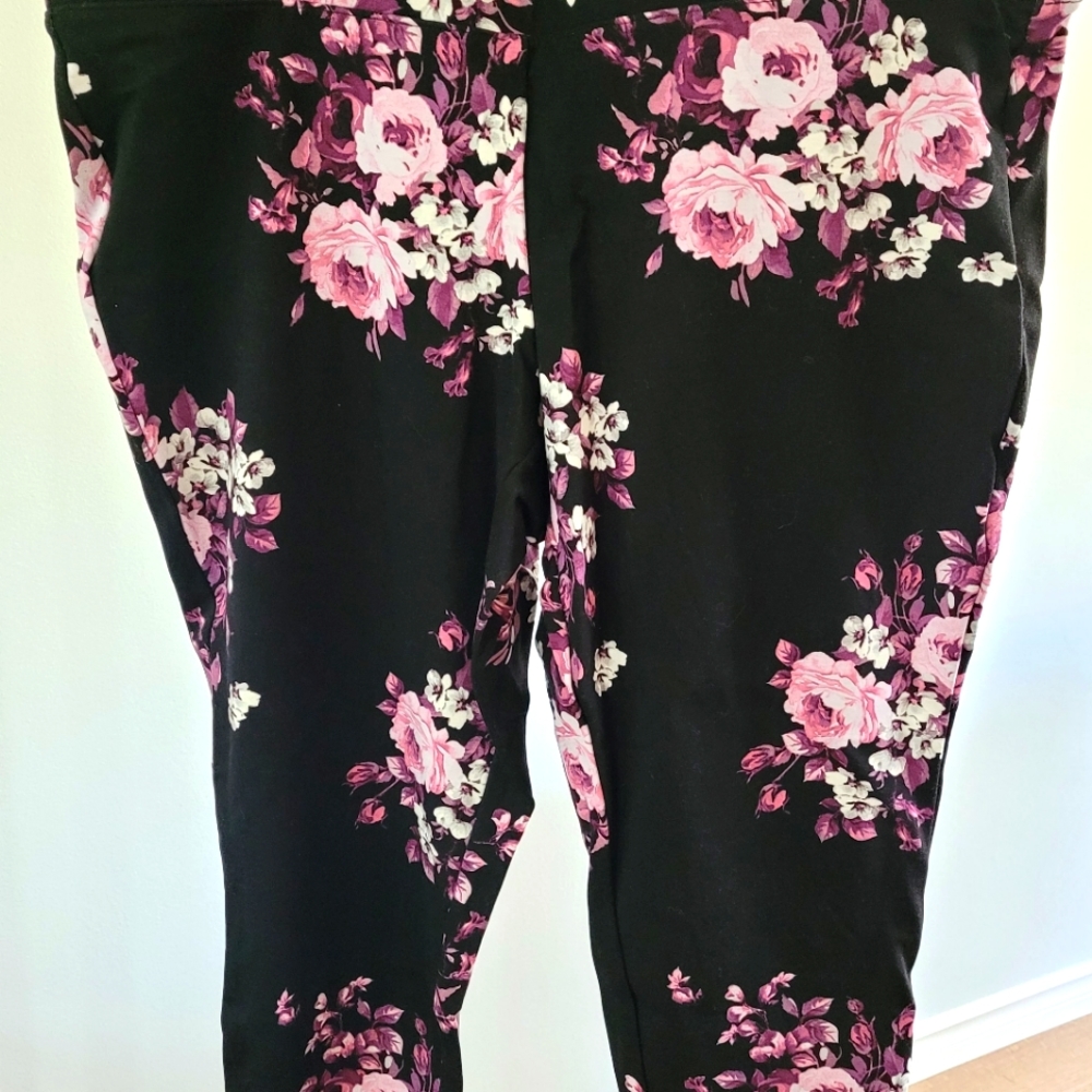 Torrid Black Purple Floral Ankle Pant size 2R 2x